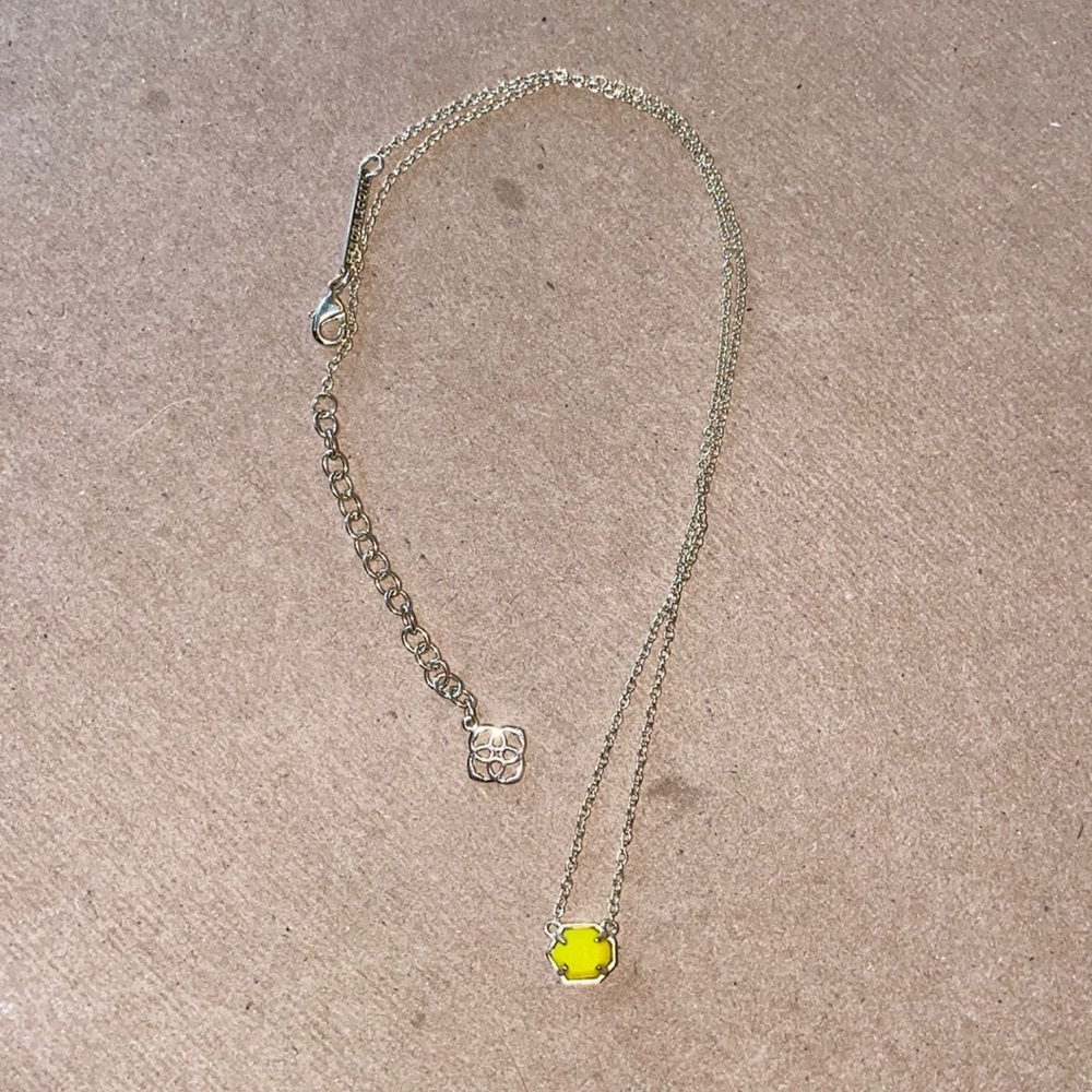 KENDRA SCOTT yellow & gold necklace